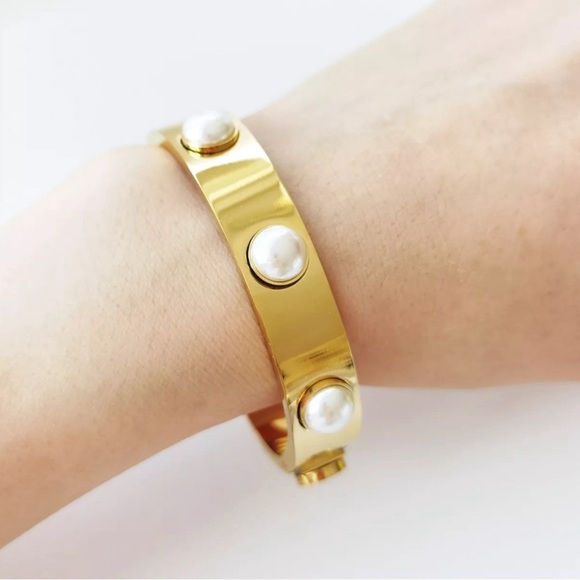 š Tory Burch Authentic Bracelet At Awesome Prices To Buy Now & Save - Picture 10 of 14